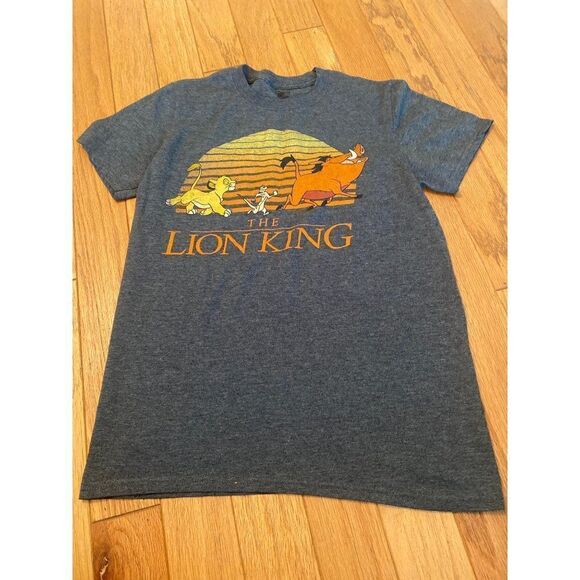 Disney, juniors Lion King graphic short sleeve cotton t - shirt size small - Picture 1 of 6